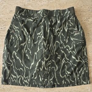 Athleta Dark And Light Green Patterned Golf Skirt